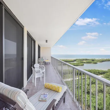 South Seas Tower 4-1510 Vila